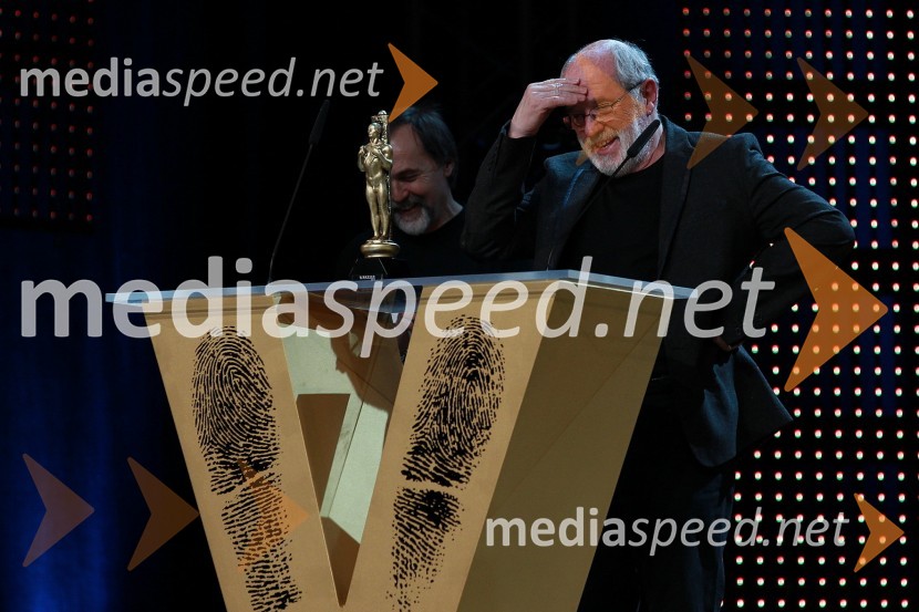 Janez Hočevar-Rifle, igralecViktorji 2010, dogajanje v dvorani