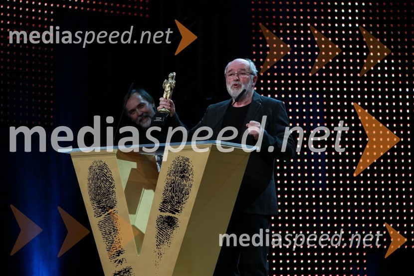 Janez Hočevar-Rifle, igralecViktorji 2010, dogajanje v dvorani