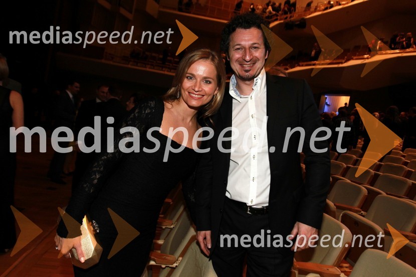 Katarina Kresal, ministrica za notranje zadeve in dr. Patrick Vlačič, minister za prometViktorji 2010, dogajanje v dvorani