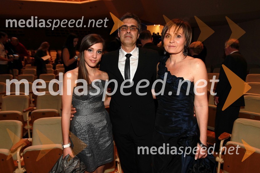 Dorijan Marušič, minister za zdravje, soproga Alenka in hčerka ŽanaViktorji 2010, dogajanje v dvorani