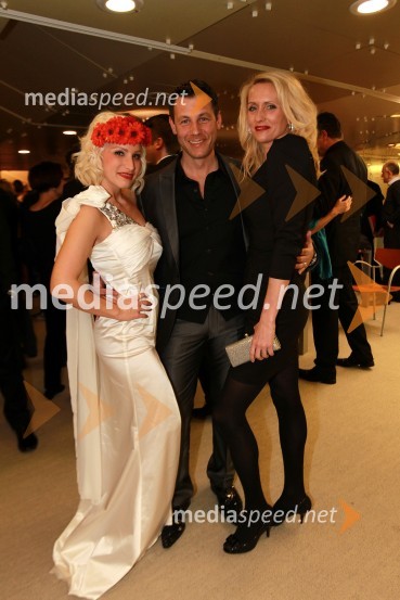 Alya, pevka in Marko Vozelj, pevec ter njegova soproga Tina VozeljViktorji 2010, zaključna zabava