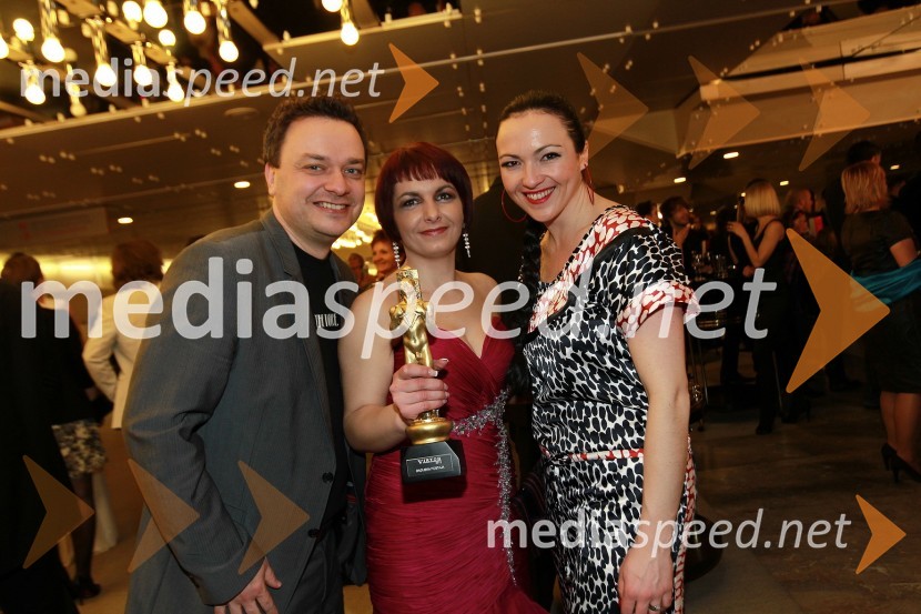 Sašo Papp, moderator na Radio Center, ... in Polona Požgan, moderatorka na Radio CenterViktorji 2010, zaključna zabava