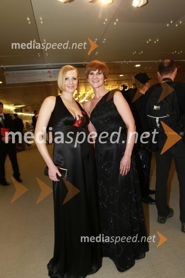 Anja Tomažin, voditeljica in Maja Štamol Drolc, modna oblikovalkaViktorji 2010, zaključna zabava