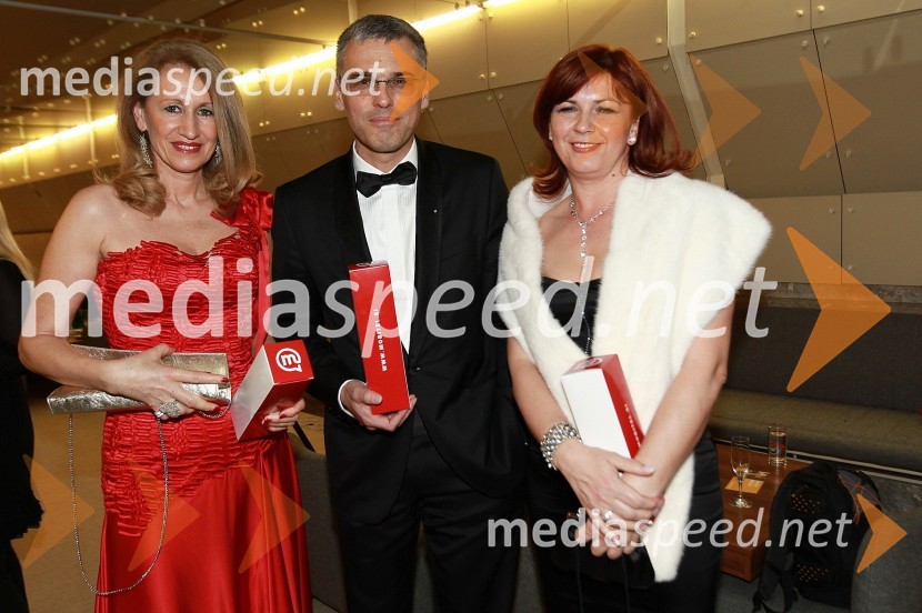 Carmen Dobnik, odvetnica, mag. Črtomir Remec, predsednik Inženirske zbornice Slovenije (IZS) in Irena DobnikViktorji 2010, zaključna zabava