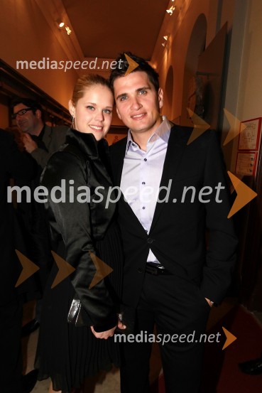 Zoran G. Grbić, vodja Diners Cluba Exclusive in spremljevalka ŠpelaViktorji 2010, zaključna zabava