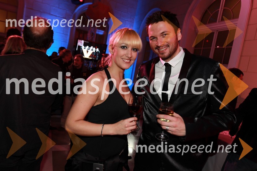 Mojca Kos, moderatorka in Robert Roškar, moderator na Radio 1Viktorji 2010, zaključna zabava