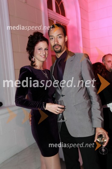 Laura Borota in&nbsp;Seku Mady Conde, TV voditeljViktorji 2010, zaključna zabava