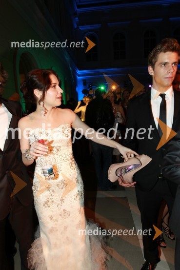 Maja Keuc, pevka in Anže Zalar, plesalecViktorji 2010, zaključna zabava