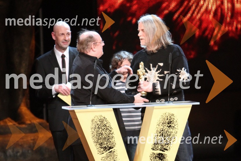 Jože Činč, pevec, Gojmir Lešnjak - Gojc, igralec in Igor Leonardi, glasbenikViktorji 2010, dogajanje v dvorani