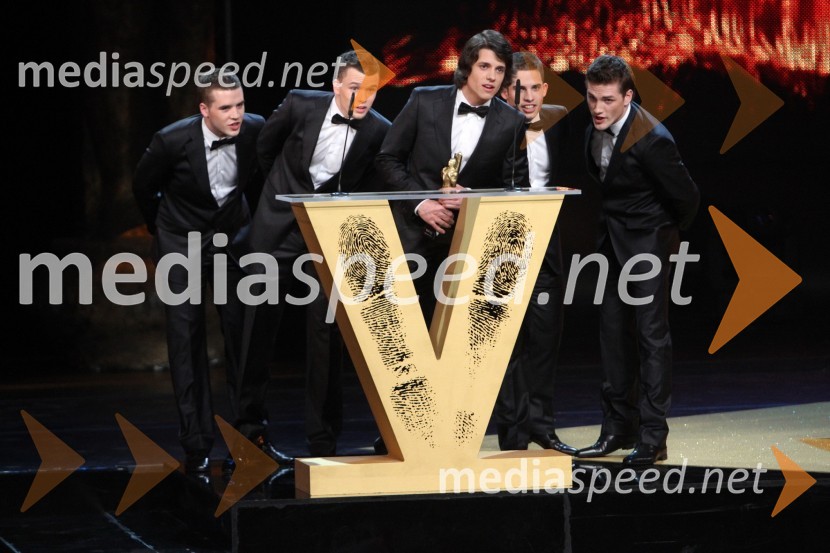 Plesna skupina MaestroViktorji 2010, dogajanje v dvorani