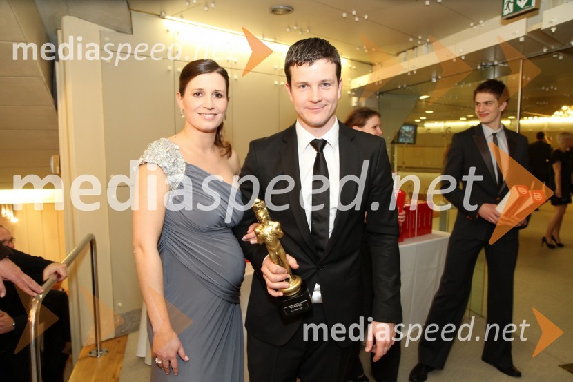 Boštjan Romih, voditelj in soproga LaraViktorji 2010, zaključna zabava