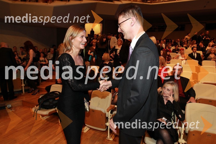 Katarina Kresal, ministrica za notranje zadeve in dr. Igor Lukšič, minister za šolstvo in športViktorji 2010, dogajanje v dvorani