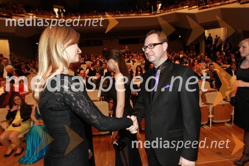Katarina Kresal, ministrica za notranje zadeve ter Marko Filli, generalni direktor RTV SlovenijaViktorji 2010, dogajanje v dvorani