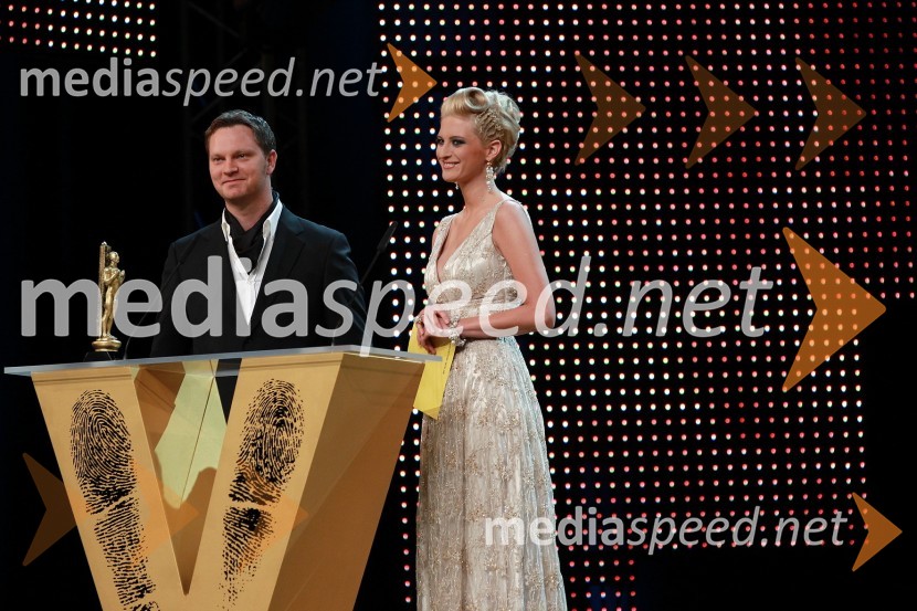 Jurij Zrnec, igralec in Marika Savšek, Miss Universe Slovenije 2010Viktorji 2010, dogajanje v dvorani