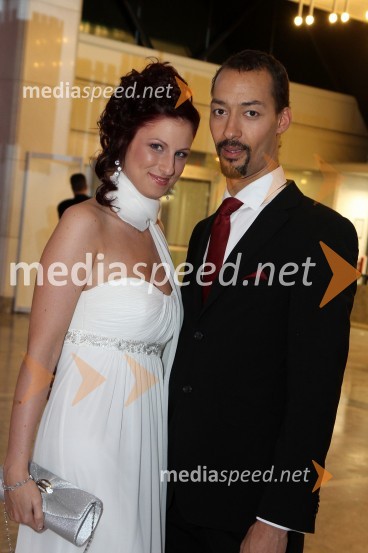 Laura Borota in Seku Mady Conde, TV voditeljViktorji 2010, zaključna zabava