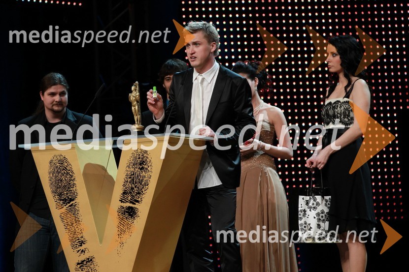 Denis Avdič, moderator na Radio 1Viktorji 2010, dogajanje v dvorani