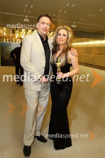 Igor Pirkovič in Ana Tavčar, voditeljicaViktorji 2010, zaključna zabava