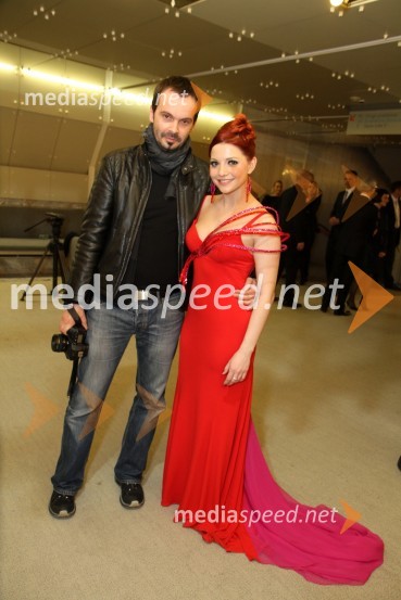 Daniel Novakovič, fotograf in Tanja Žagar, pevkaViktorji 2010, zaključna zabava