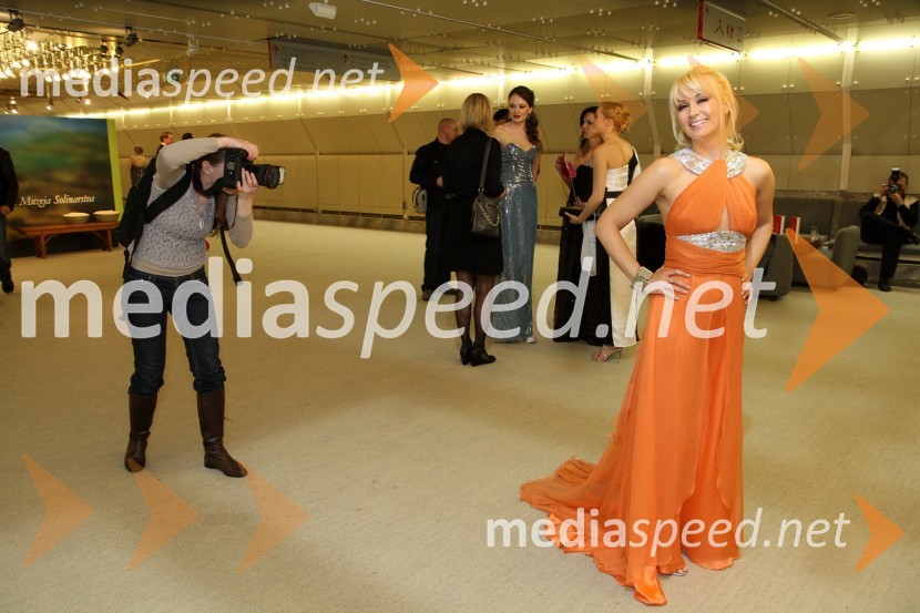 Katja Kodba, fotografinja in Saša Lendero, pevkaViktorji 2010, zaključna zabava