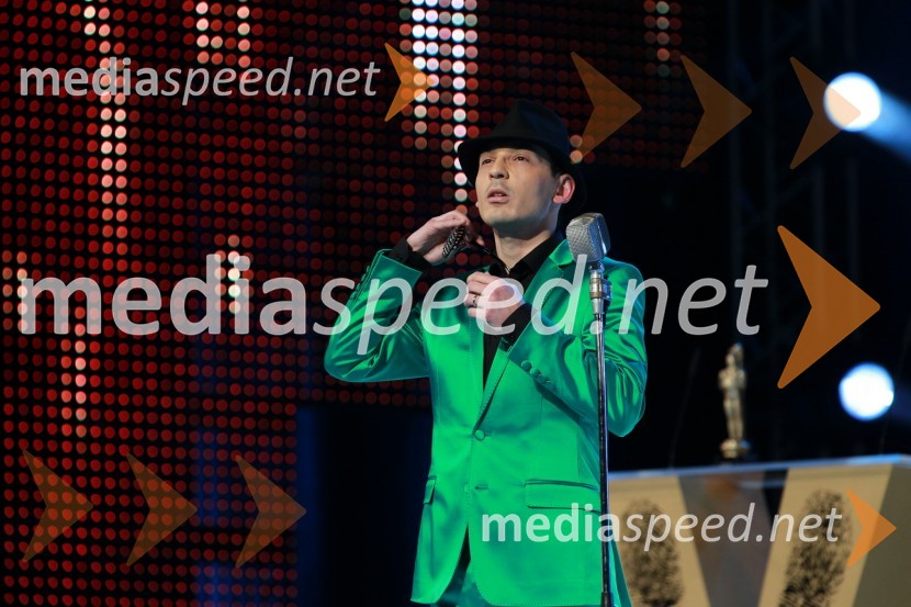 Tadej Toš, igralecViktorji 2010, dogajanje v dvorani