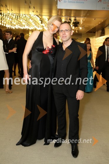 Anja Križnik Tomažin, TV voditeljica in soprog Matej Križnik, direktor fotografije VPKViktorji 2010, zaključna zabava