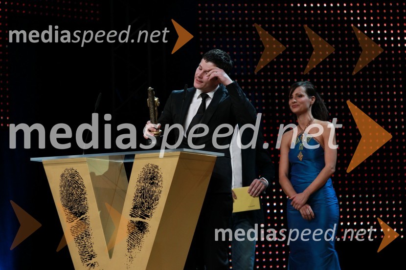 Boštjan Romih, TV voditelj in Aleksandra Balmazovič, igralkaViktorji 2010, dogajanje v dvorani