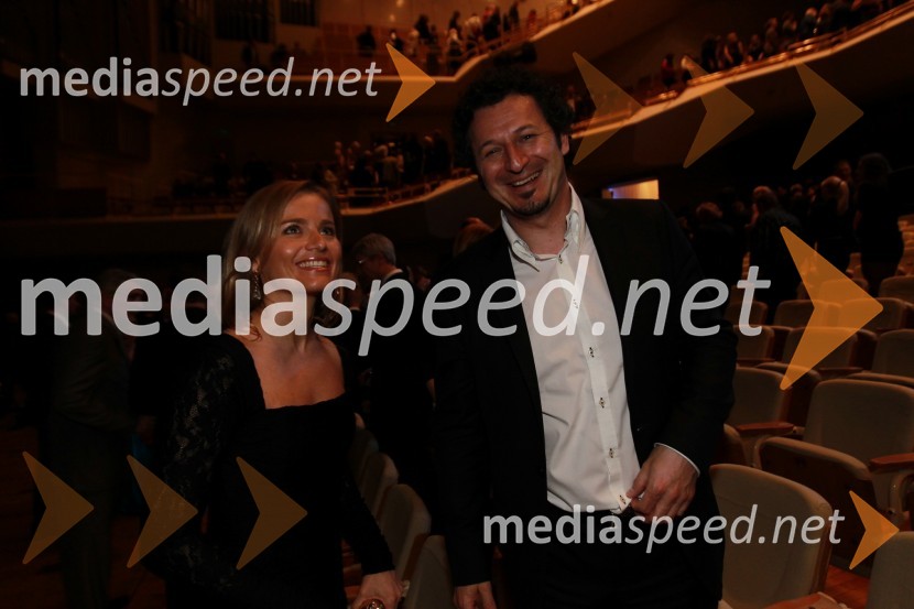 Katarina Kresal, ministrica za notranje zadeve in dr. Patrick Vlačič, minister za promet 
Viktorji 2010, dogajanje v dvorani