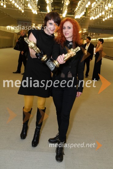 Helen Žagar in Jasmina Lozej, kreativni producetki oddaje Slovenija ima talentViktorji 2010, zaključna zabava