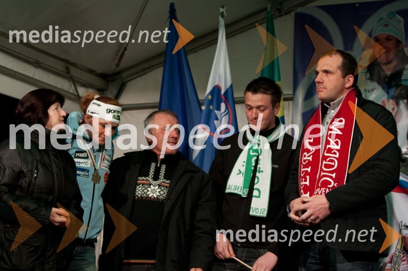 Vera Majdič, mama Petre Majdič, Petra Majdič, Peter Majdič, oče Petre Majdič, Gašper Majdič, brat Petre Majdič in Gregor Majdič, brat Petre MajdičPetra Majdič se je poslovila od športne kariere