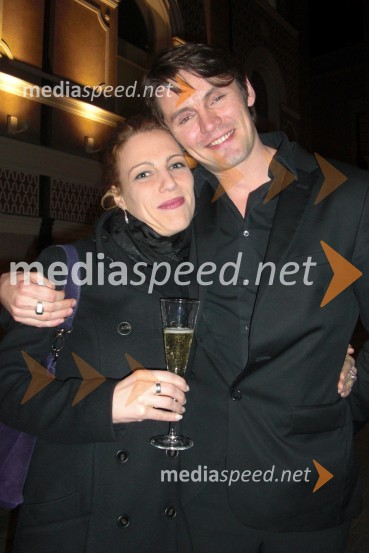 Kaja Cencelj, kreativna producentka za področje uprizoritvene umetnosti pri EPK Maribor 2012 in Roland Savković, koreografPremiera predstave Somrak bogov režiserja Tomaža Pandurja