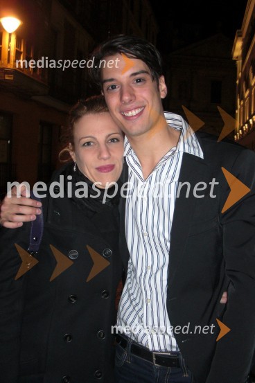 Kaja Cencelj, kreativna producentka za področje uprizoritvene umetnosti pri EPK Maribor 2012 in Santi Marin, igralecPremiera predstave Somrak bogov režiserja Tomaža Pandurja