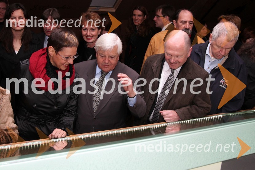 Breda Brezovar Papež, direktorica za korporativne zadeve Tobačne, Milan Kučan, nekdanji predsednik Republike Slovenije in ...Odprtje Tobačnega muzeja