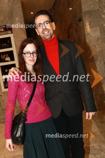 Matej Krajnc, pesnik, pisatelj in prevajalec ter soproga LenkaDekameron, premiera v SNG Nova Gorica