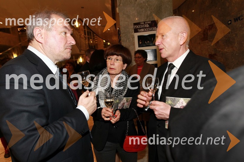 Bojan Bratec in Boris Lozej, Meblo Jogi, s soprogo
Dekameron, premiera v SNG Nova Gorica