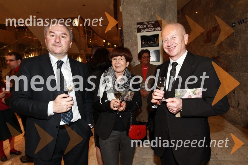 Bojan Bratec in Boris Lozej, Meblo Jogi, s soprogo
Dekameron, premiera v SNG Nova Gorica