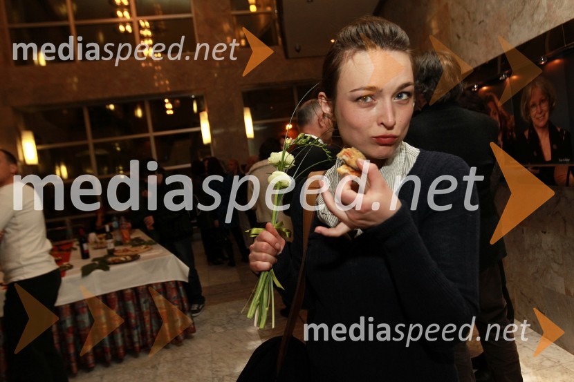 Arna Hadžialjević, igralkaDekameron, premiera v SNG Nova Gorica