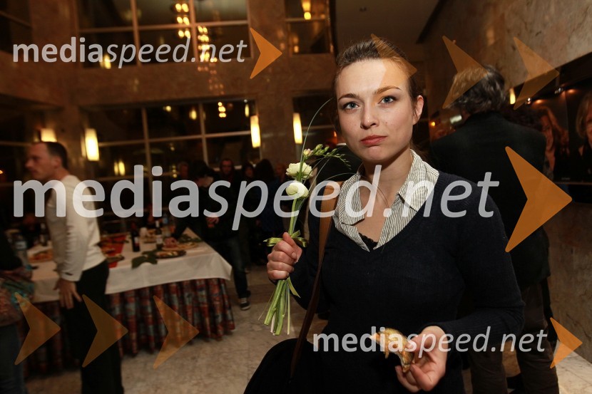 Arna Hadžialjević, igralkaDekameron, premiera v SNG Nova Gorica