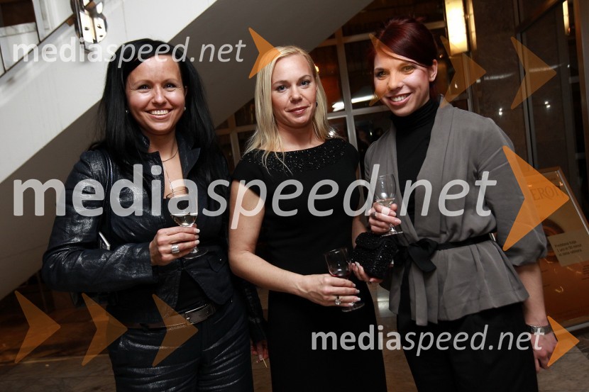 Dolores Žigon Klaut, direktorica, TV Vitel, Maja Štefanec, odgovorna urednica TV-Vitel in Ana Kržišnik, dramaturginjaDekameron, premiera v SNG Nova Gorica