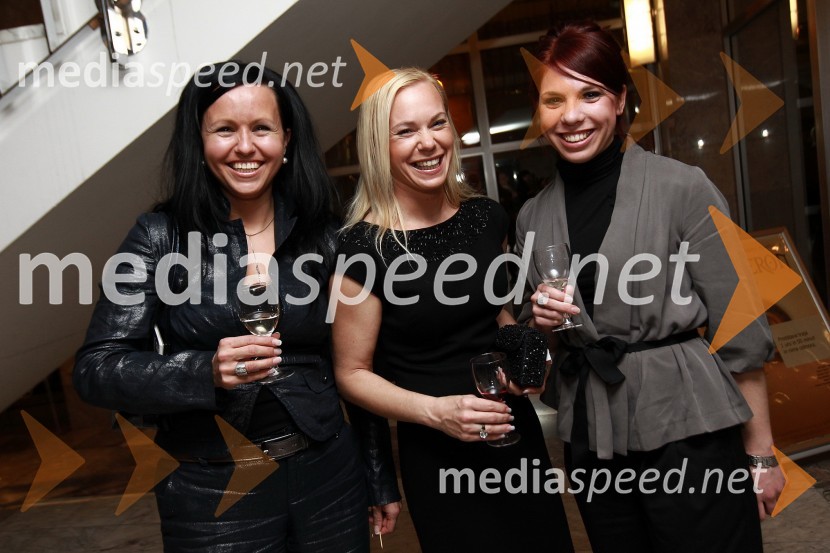 Dolores Žigon Klaut, direktorica, TV Vitel, Maja Štefanec, odgovorna urednica TV-Vitel in Ana Kržišnik, dramaturginjaDekameron, premiera v SNG Nova Gorica