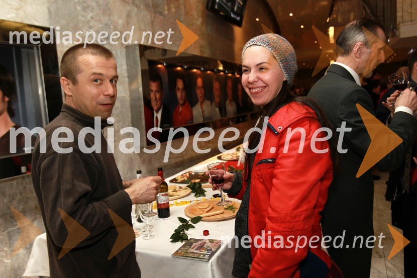 Vladimir Hmeljak, tonski tehnik, in Maja Nemec, igralka
Dekameron, premiera v SNG Nova Gorica