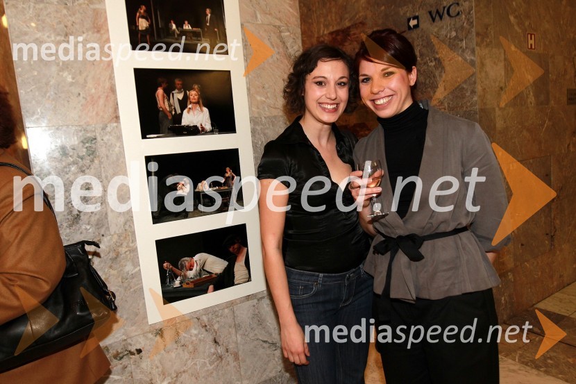 Anja Drnovšek, igralka in Ana Kržišnik, dramaturginjaDekameron, premiera v SNG Nova Gorica