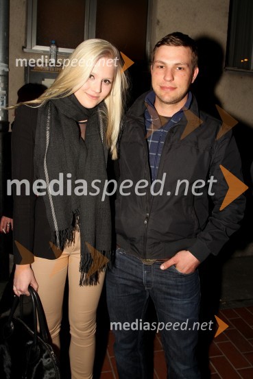 Tina Tomšič, manekenka in Jan Mlakar, član filmske ekipe v Sloveniji ter sin Zvezdane MlakarPremiera filma Cirkus Columbia