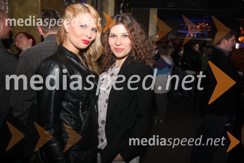 Eva Vilčnik, novinarka Radia City ter Natalija Bratkovič, voditeljica na RTS10 let Reporterja Milana z Magnificom