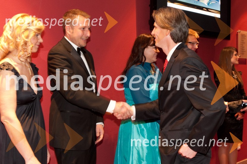 Gregor Pilgram, predsednik uprave zavarovalnice Generali in Robert Pistotnik, član uprave Sintal koncernTradicionalni ples Združenja manager 2011