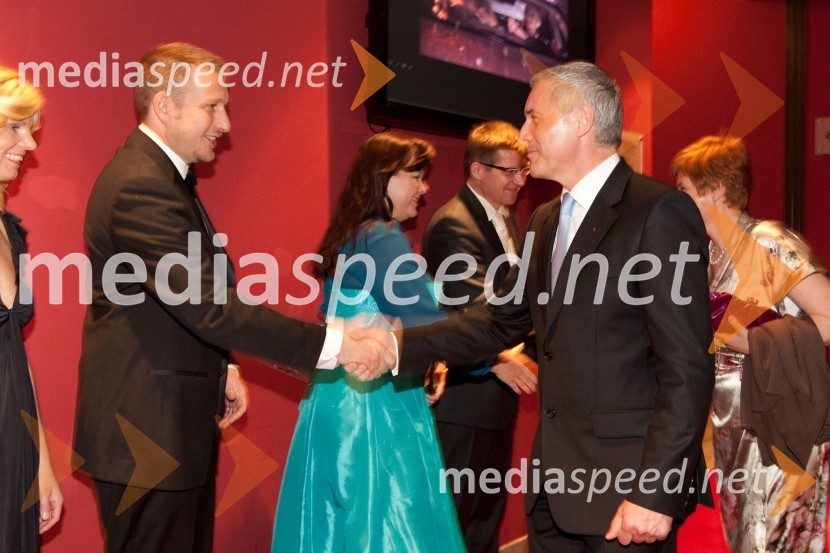 Gregor Pilgram, predsednik uprave zavarovalnice Generali in Stojan Binder, predsednik Gospodarske zbornice SlovenijeTradicionalni ples Združenja manager 2011
