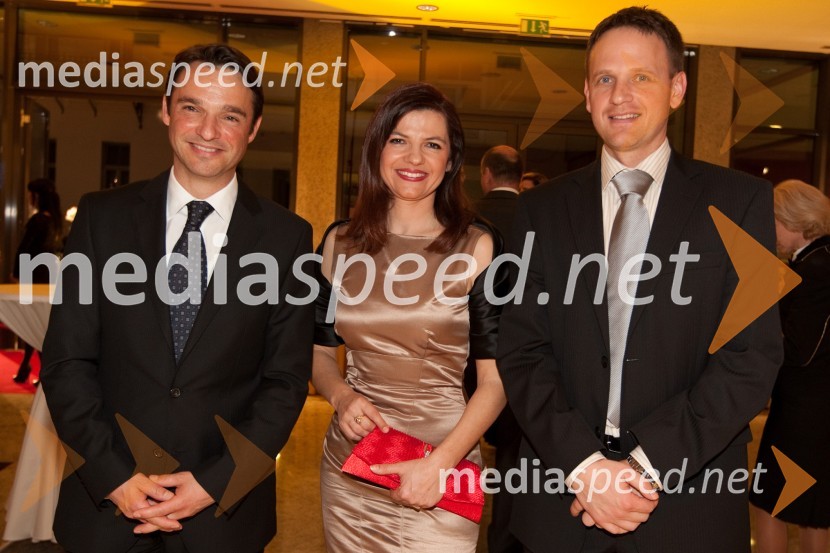 	Danilo Ferjančič, generalni direktor Porsche Slovenija d.o.o., Sonja Šmuc, direktorica Združenja Manager in Franci Bolta, direktor avtomobilske znamke Audi pri Porsche Slovenija d.o.o.Tradicionalni ples Združenja manager 2011