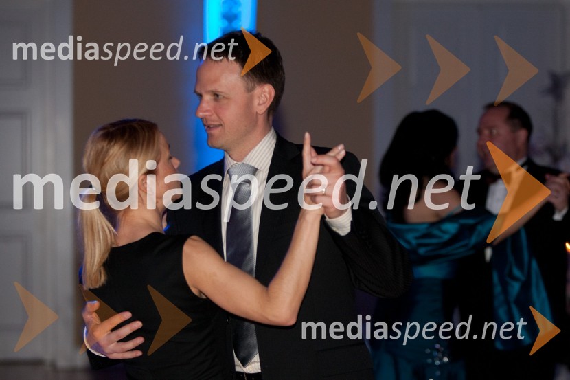 Franci Bolta, direktor avtomobilske znamke Audi pri Porsche Slovenija d.o.o. in soproga MirjamTradicionalni ples Združenja manager 2011