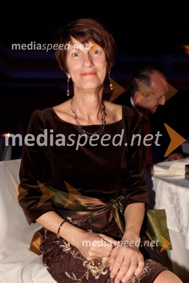 Mojca PavlinTradicionalni ples Združenja manager 2011