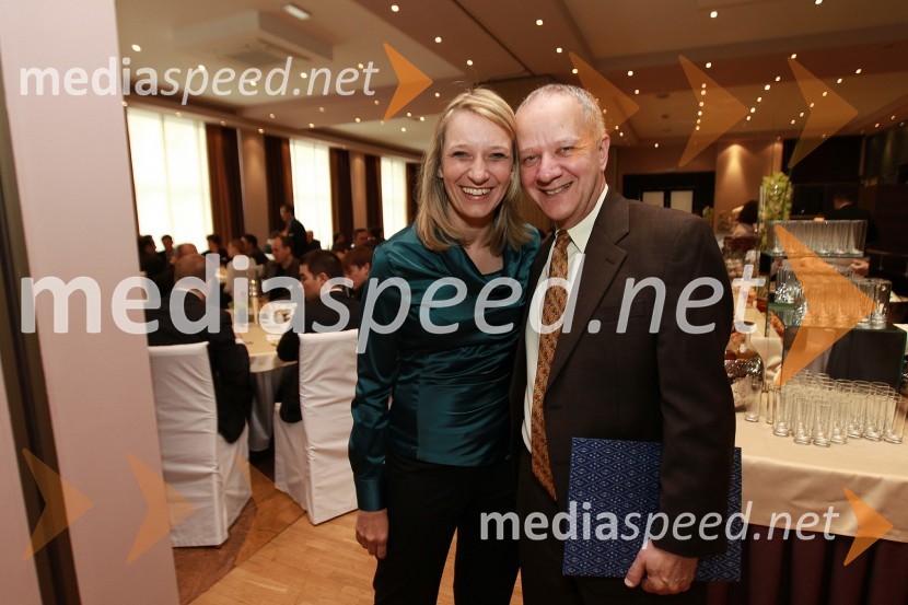 Barbara Bregar Mrzlikar, direktorica CEED in Joseph A. Mussomeli, veleposlanik ZDA v SlovenijiAmCham Investicijska konferenca U.S.-Slovenia business bridge: Cross U.S.-Slovenia investment opportunities for entrepreneurs