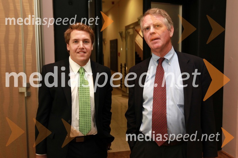 ... in Thomas B. Robertson, nekdanji veleposlanik ZDA v SlovenijiAmCham Investicijska konferenca U.S.-Slovenia business bridge: Cross U.S.-Slovenia investment opportunities for entrepreneurs